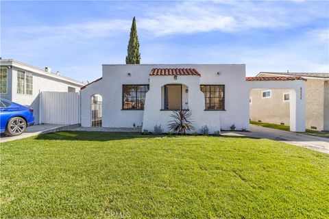 Photo of 6034 Lime Ave, Long Beach, CA 90805 (MLS # OC26022584)