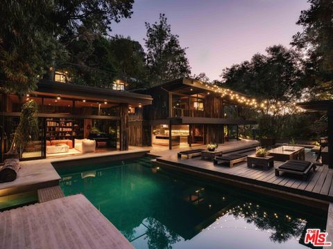 Photo of 2563 Nichols Canyon Road, Los Angeles, CA 90046 (MLS # 25606233)