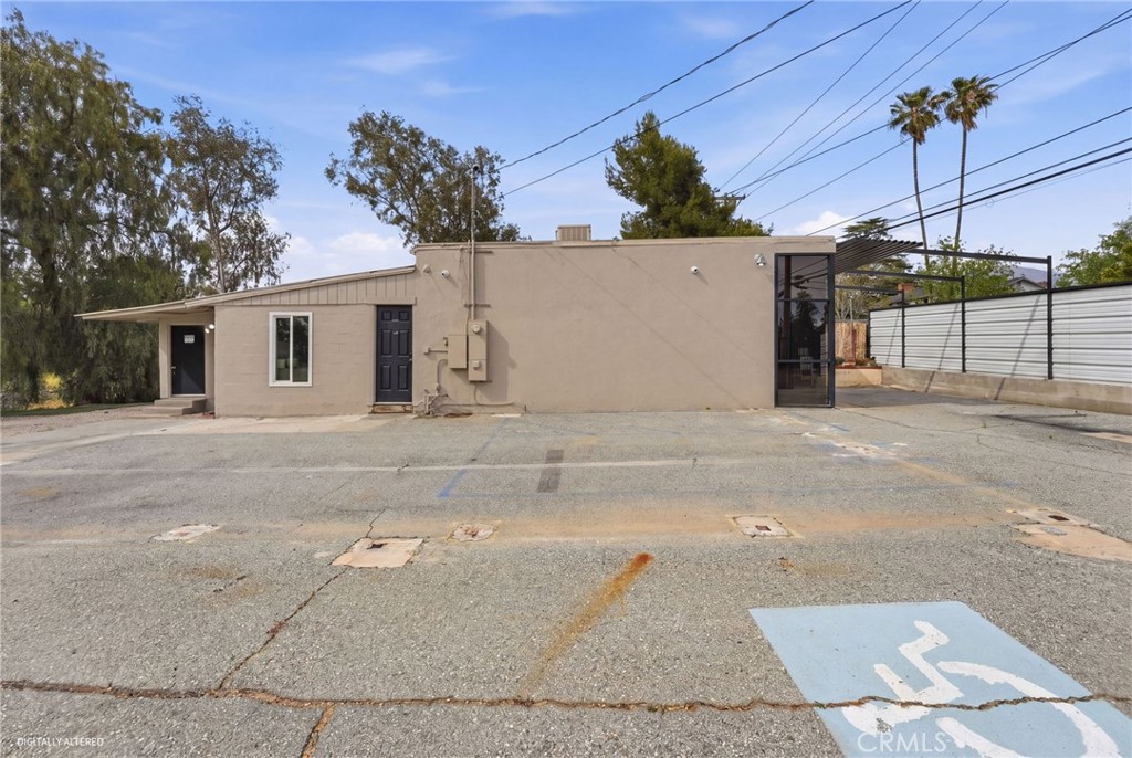 10043 Beaumont Avenue