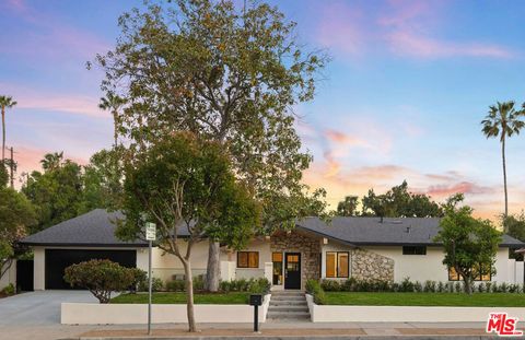 23520 Mariano Street Woodland Hills CA 91367