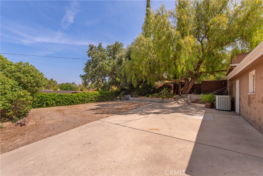 5893 Oak Knolls Road