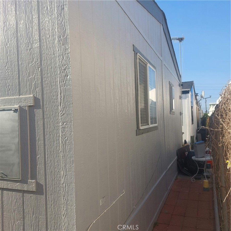 327 W Wilson Street 86