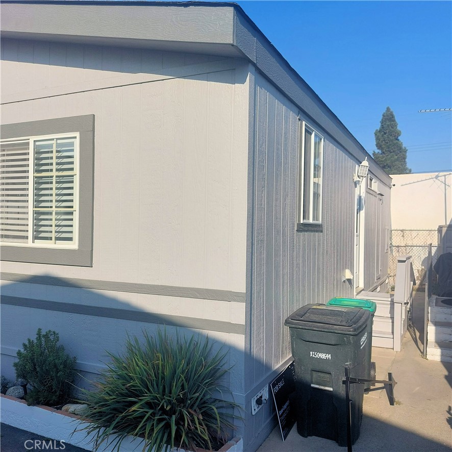 327 W Wilson Street 86