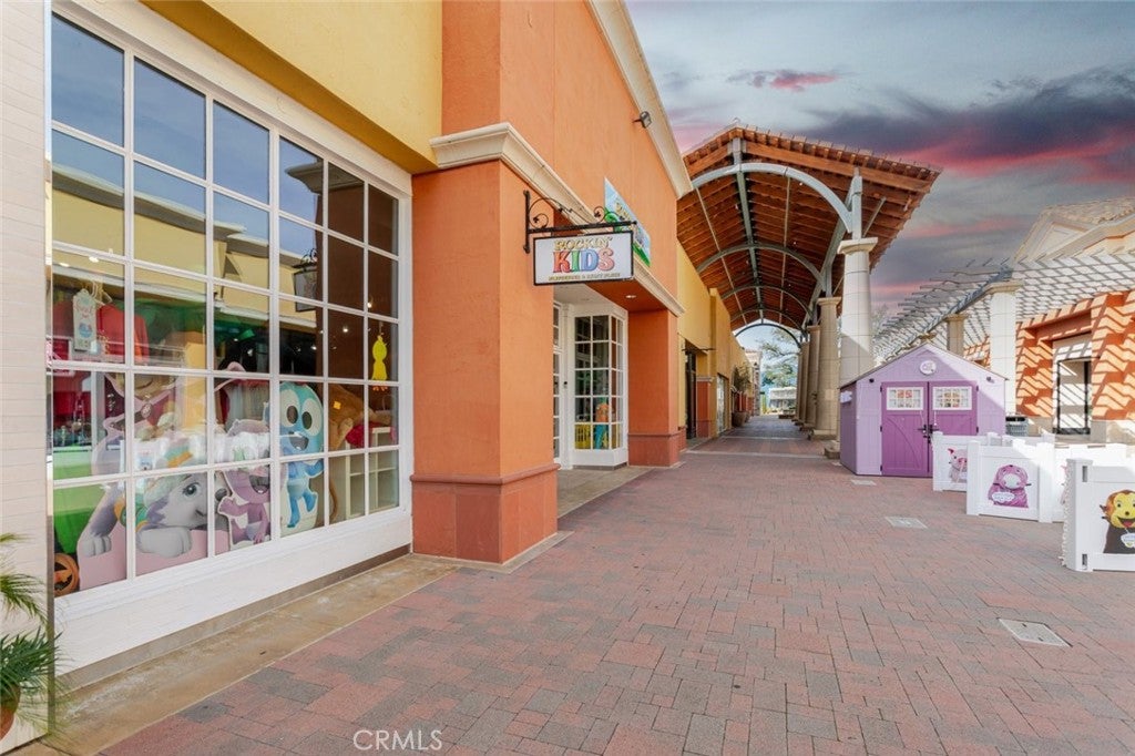 1555 Simi Town Center Way 545