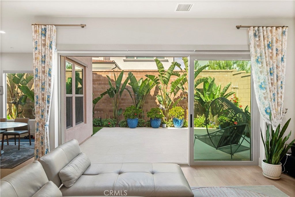 317 Brimwood, Irvine CA 92618 - Photo 6