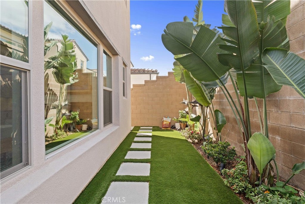 317 Brimwood, Irvine CA 92618 - Photo 7