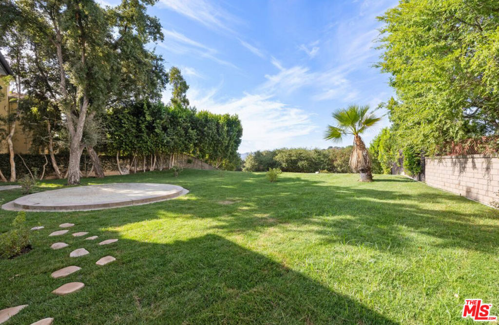 21016 Mendenhall Court