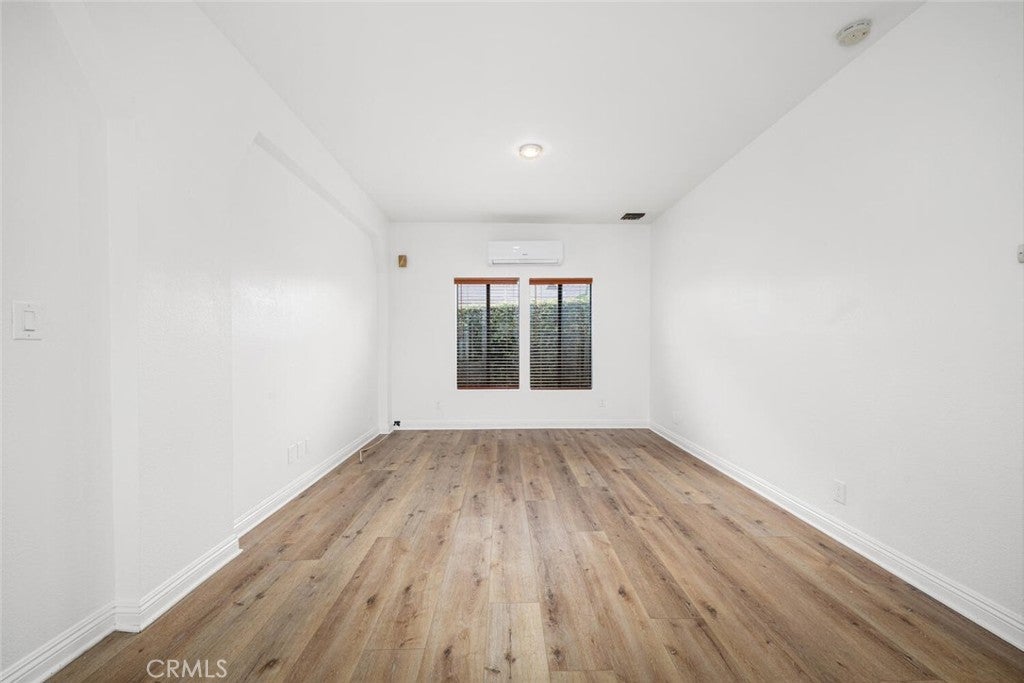 12101 Freeman