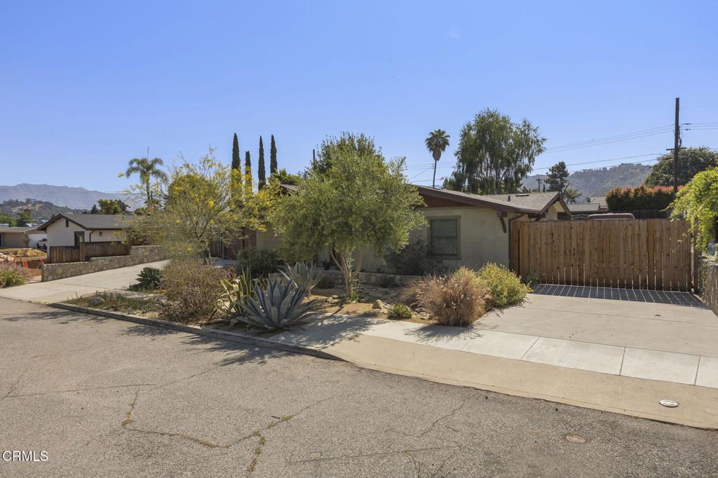 Properties 2 920 Larmier Avenue