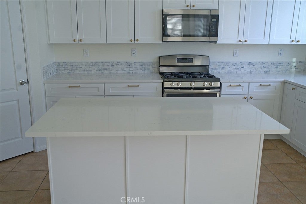 1205 Strand