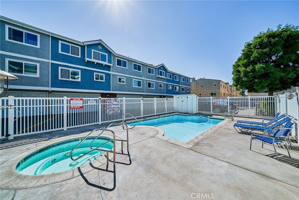 21901 Moneta Avenue 10