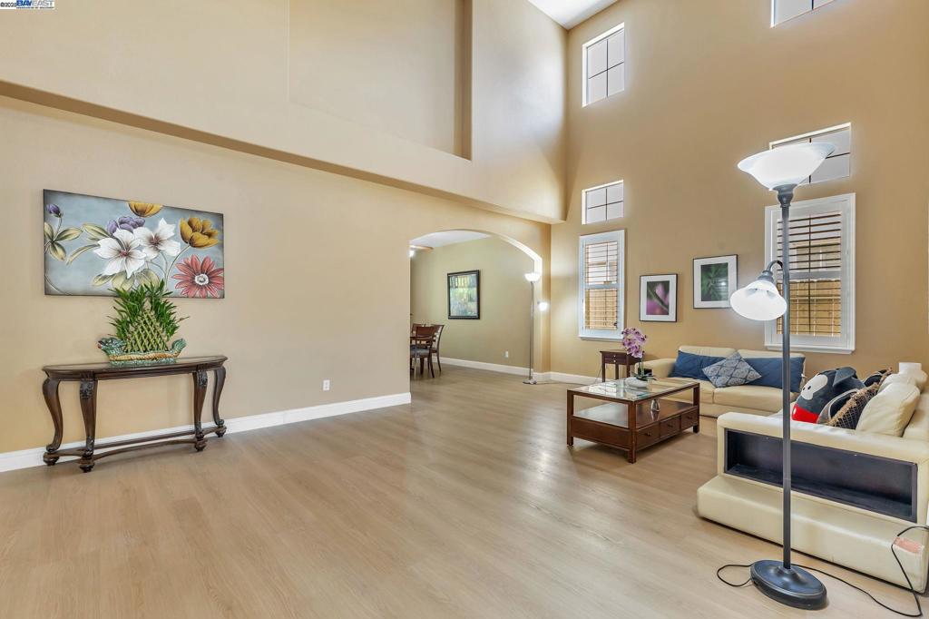 3021 Collingham Ct