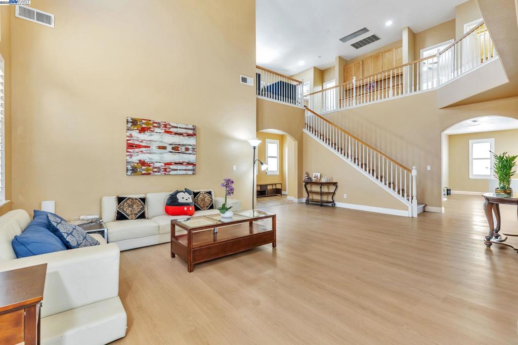 3021 Collingham Ct