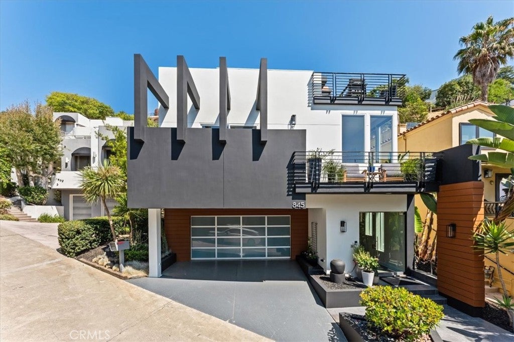 845 Summit Drive