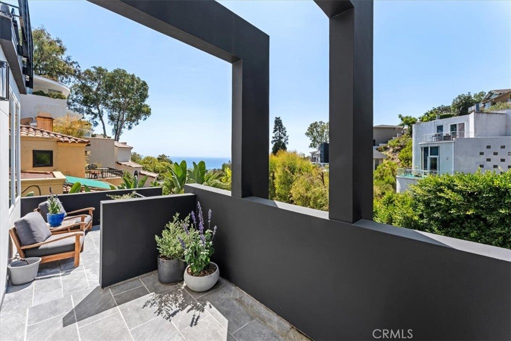 845 Summit Drive, Laguna Beach CA 92651 - Photo 35