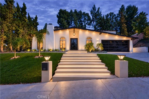 Photo of 4348 Topanga Canyon Boulevard, Woodland Hills, CA 91364 (MLS # SR26216120)