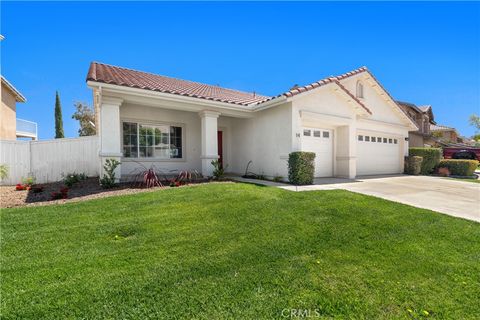 Photo of 14 Del Brienza, Lake Elsinore, CA 92532 (MLS # SW26084949)