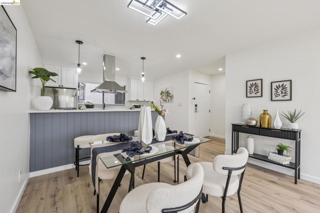 7 Embarcadero West 207