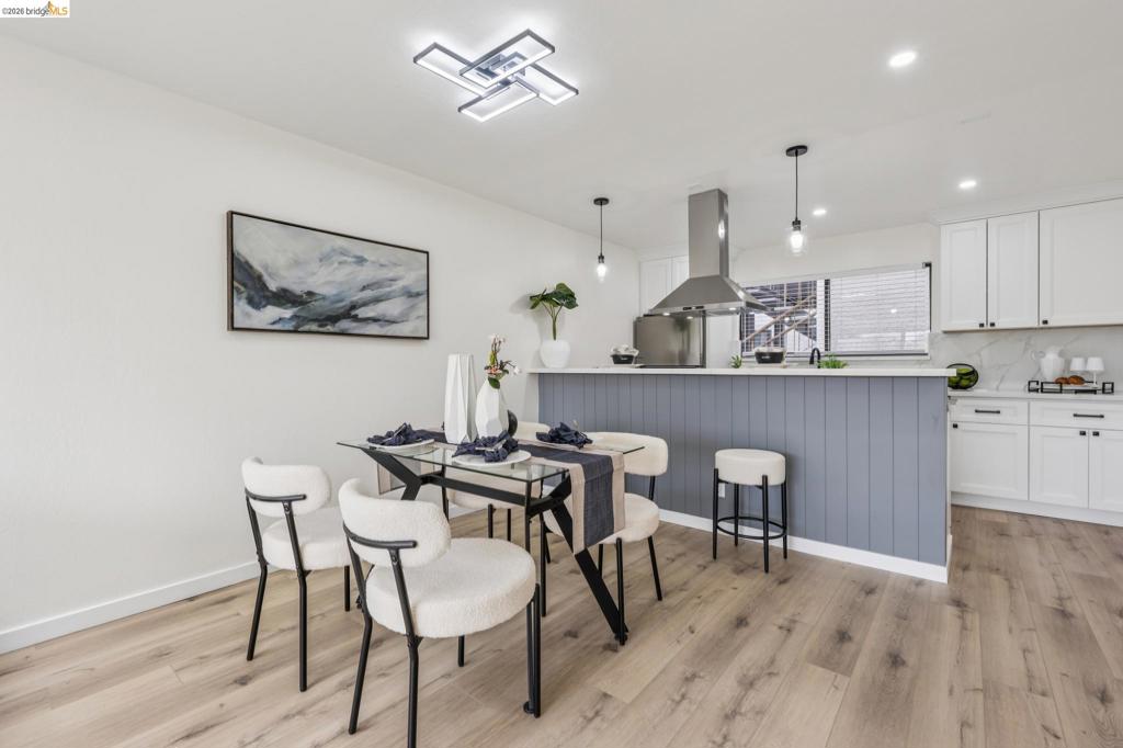 7 Embarcadero West 207