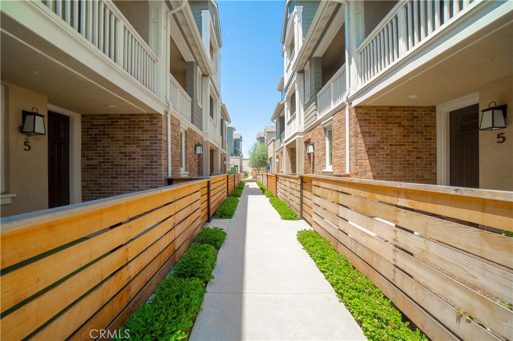 16434 Whittier #6 Boulevard