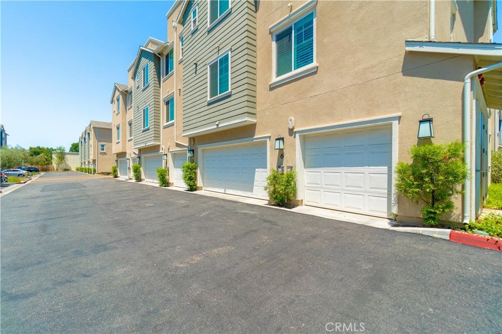 16434 Whittier #6 Boulevard