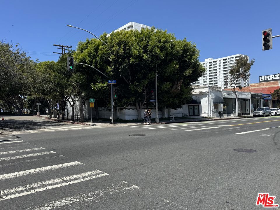 2826 Main Street