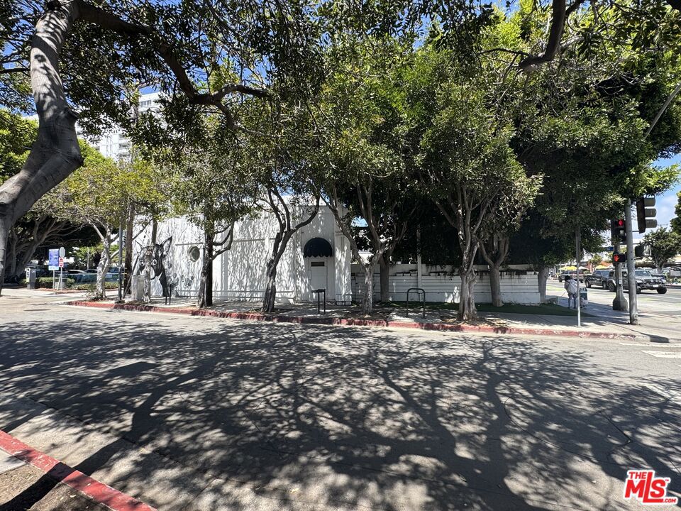 2826 Main Street