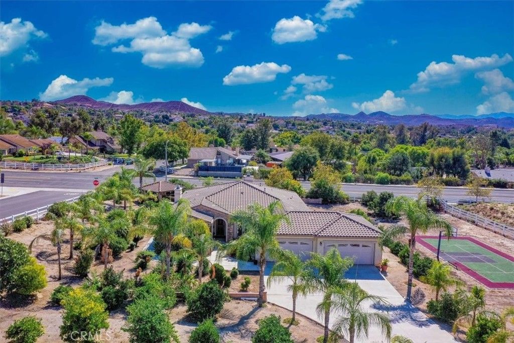 Photo of 17715 Timberview Dr, Riverside, CA 92504 (MLS # IV25243601)