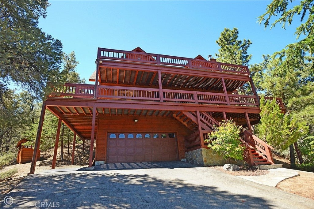 2027 Ivory Lane