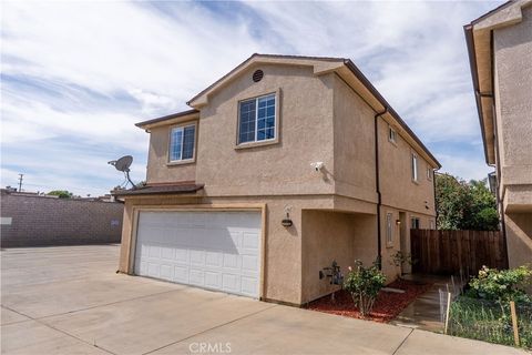 Photo of 9155 Cedros Ave #8, Panorama City, CA 91402 (MLS # SR26057014)