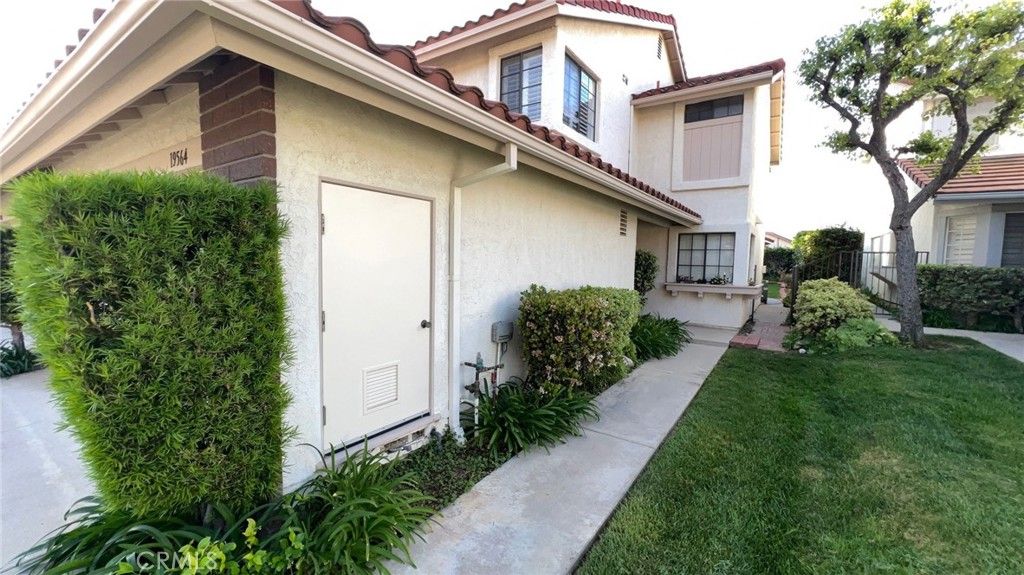 Photo of 19564 Eagle Ridge Ln, Porter Ranch, CA 91326 (MLS # SR26066271)