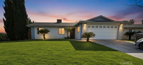 Photo of 7601 Letty Ave, Lamont, CA 93241 (MLS # SR26059206)