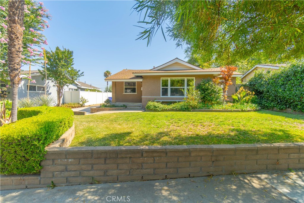 3-bedroom, 1.5-bathroom home nestled in a desirable Rancho Cucamonga neighborhood. Enjoy a spacious front and backyard, perfect for gardening, play, or entertaining. A long driveway leads to a detached 2-car garage, complete with an exterior patio cover and ceiling fan—ideal for relaxing evenings outdoors. Inside, you’ll find a comfortable layout with a bright living space, and the refrigerator, washer, and dryer are all included for your convenience.
This home is in a prime location near Red Hill Park, Alta Loma High School, Cucamonga Middle School, and convenient shopping. Whether you’re starting fresh or looking to settle in for years to come, this property offers comfort, charm, and a fantastic community setting.