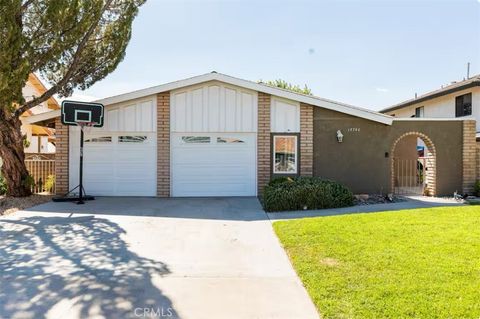 Photo of 13760 White Sail Dr, Victorville, CA 92395 (MLS # HD26008630)