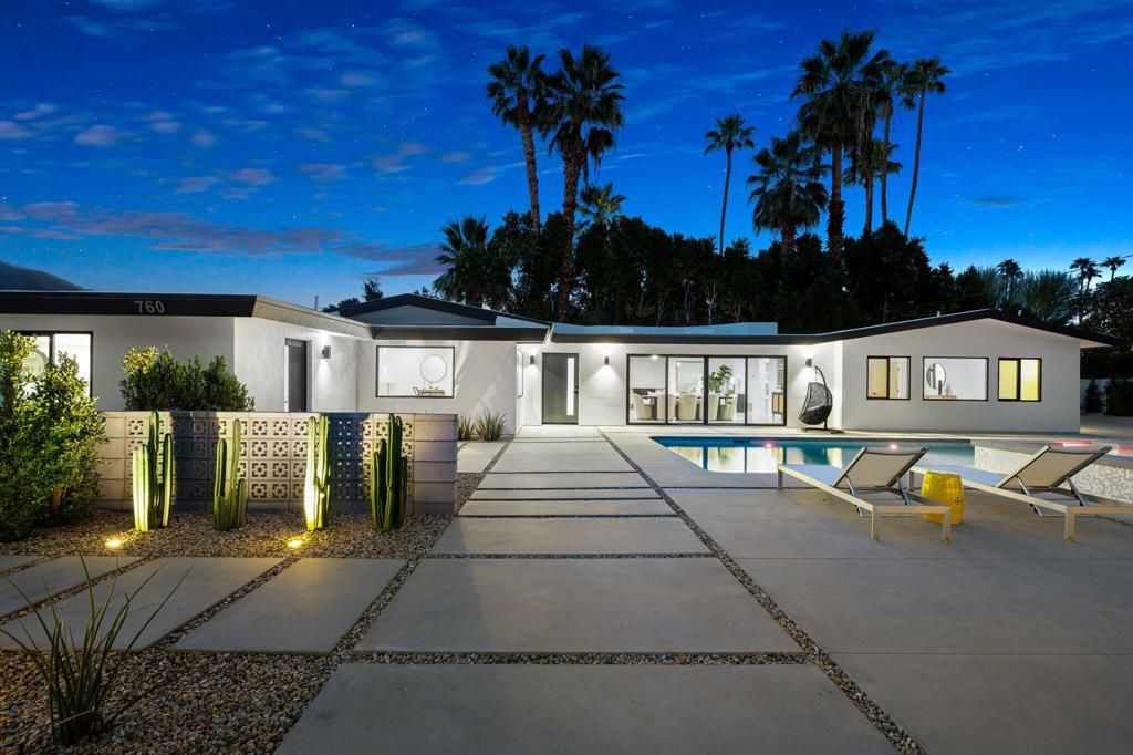 Photo of 760 E Sonora Road, Palm Springs, CA 92264 (MLS # 219135620DA)