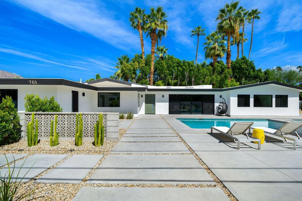 Photo of 760 E Sonora Road, Palm Springs, CA 92264 (MLS # 219135620DA)