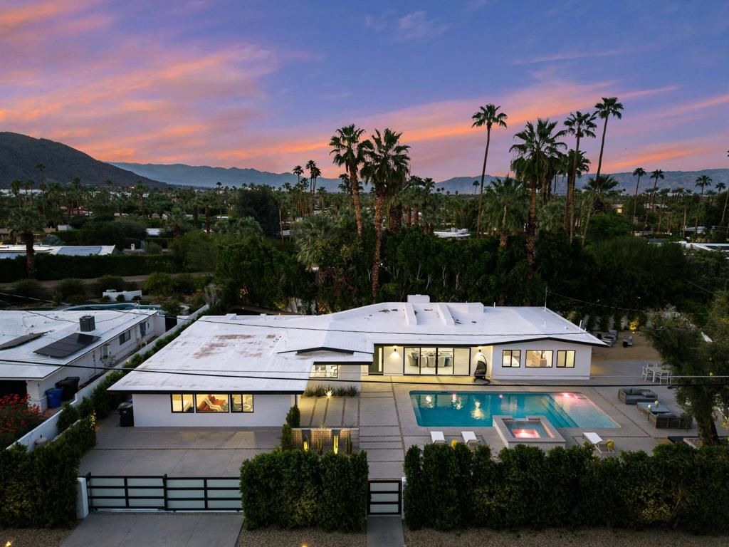 Photo of 760 E Sonora Road, Palm Springs, CA 92264 (MLS # 219135620DA)