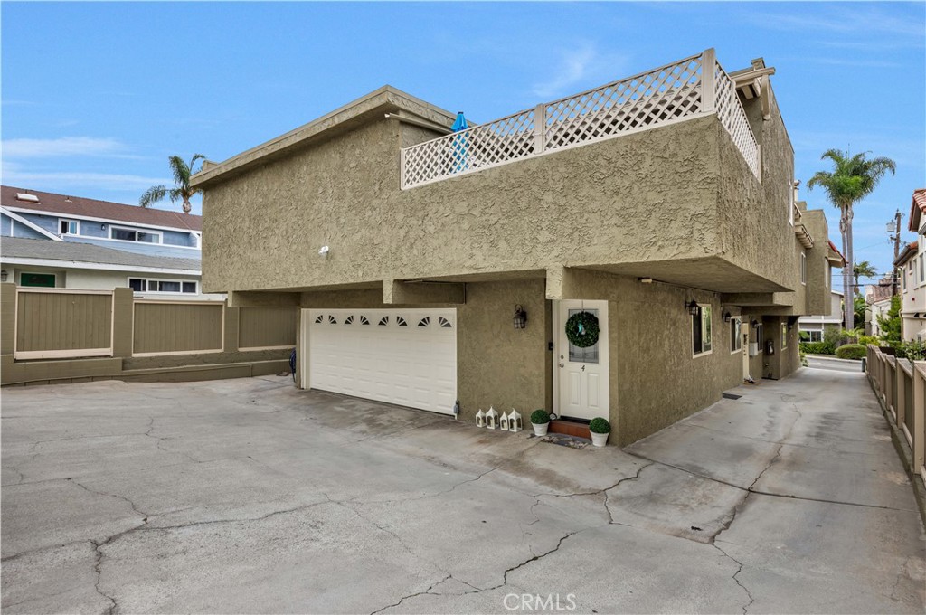 1816 Speyer Lane