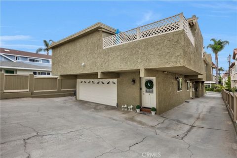 Tiny photo for 1816 Speyer Lane, Redondo Beach, CA 90278 (MLS # SB25186430)