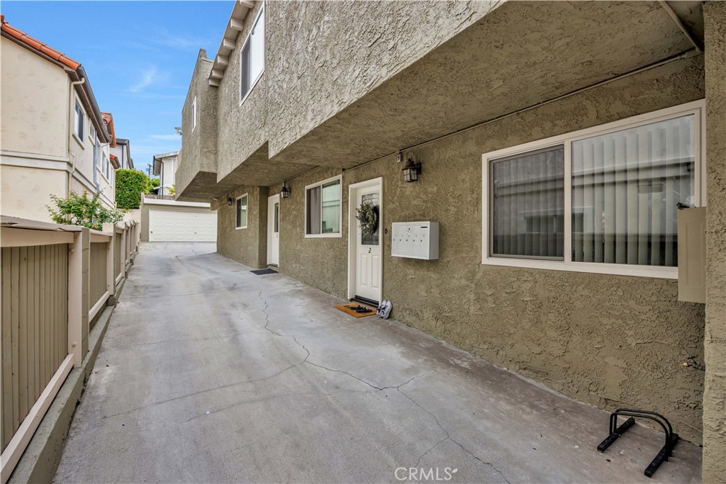 1816 Speyer Lane