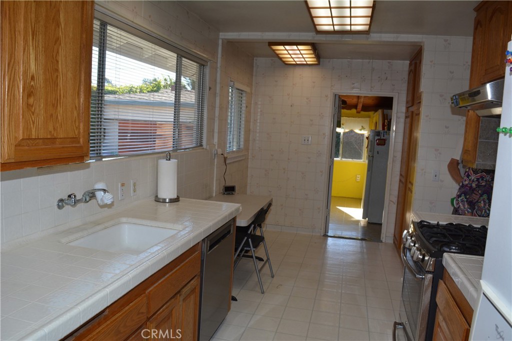 plaza south of spring - Residential