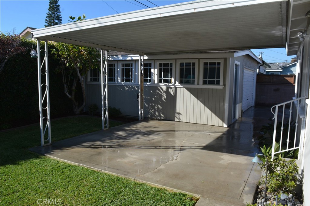 plaza south of spring - Residential