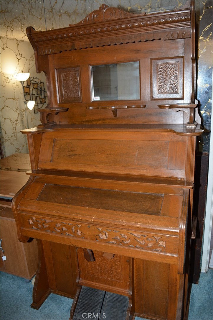 plaza south of spring - Residential