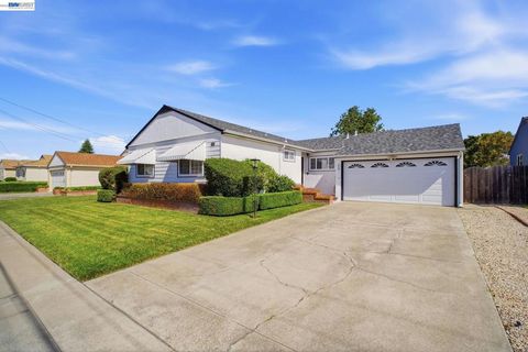 Photo of 930 Castle St ST, San Leandro, CA 94578 (MLS # 41134739)