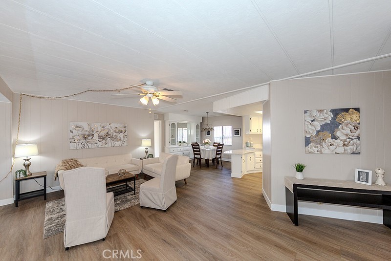 8509 Beverly Blvd 74