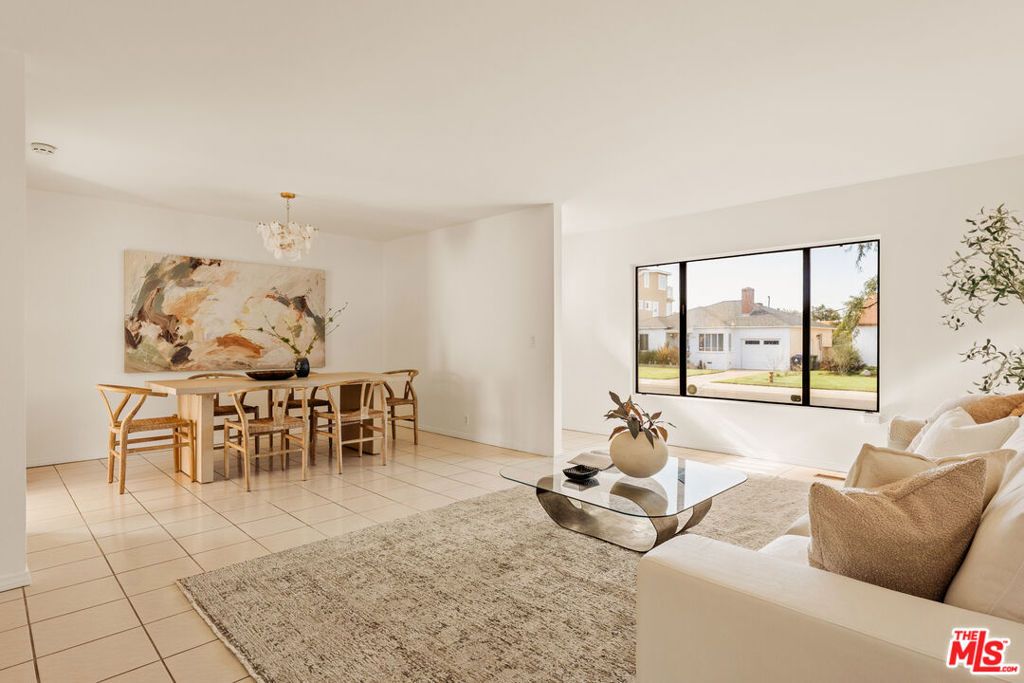 Photo of 7520 Stewart Avenue, Los Angeles, CA 90045 (MLS # 26636113)