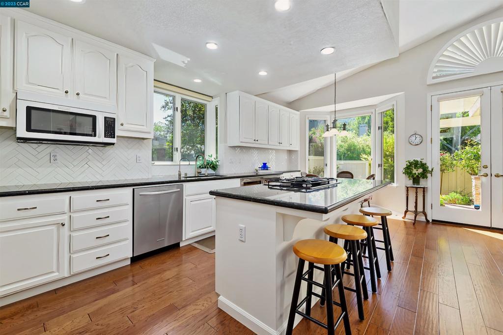 GOLDEN EAGLE LUX - Residential