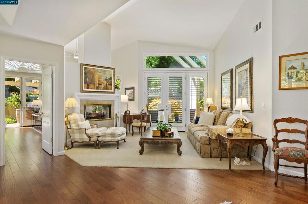 GOLDEN EAGLE LUX - Residential