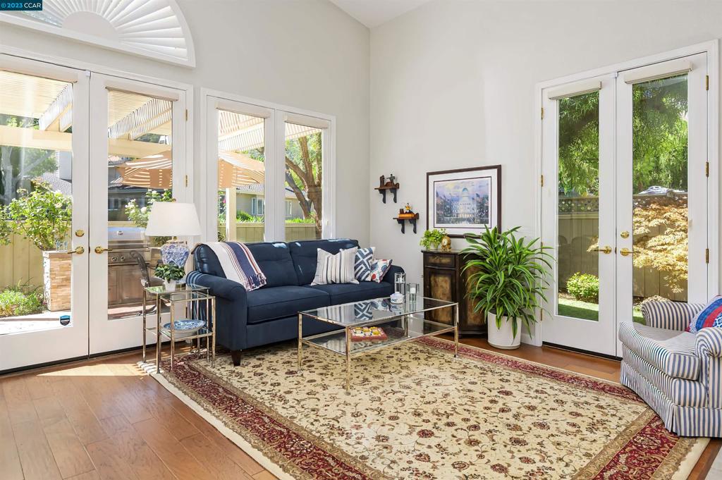 GOLDEN EAGLE LUX - Residential