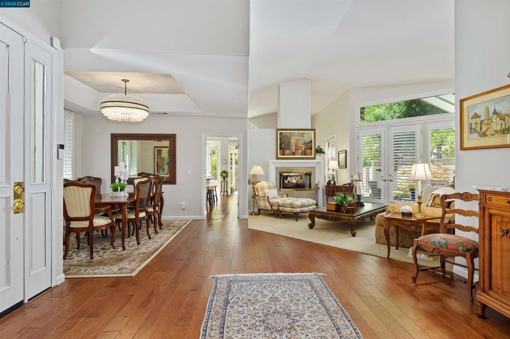 GOLDEN EAGLE LUX - Residential